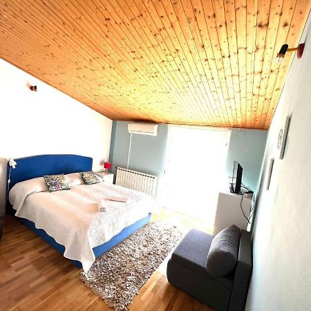 Apartments Toni Podstrana Luaran gambar