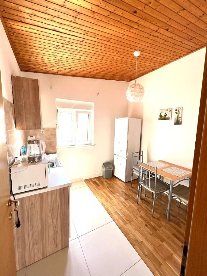 Apartments Toni Podstrana Luaran gambar