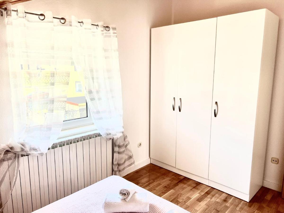 Apartments Toni Podstrana Luaran gambar