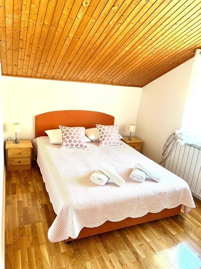 Apartments Toni Podstrana Luaran gambar