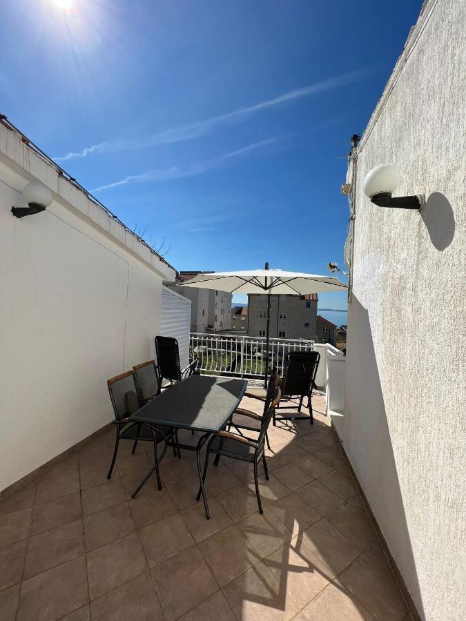 Apartments Toni Podstrana Luaran gambar