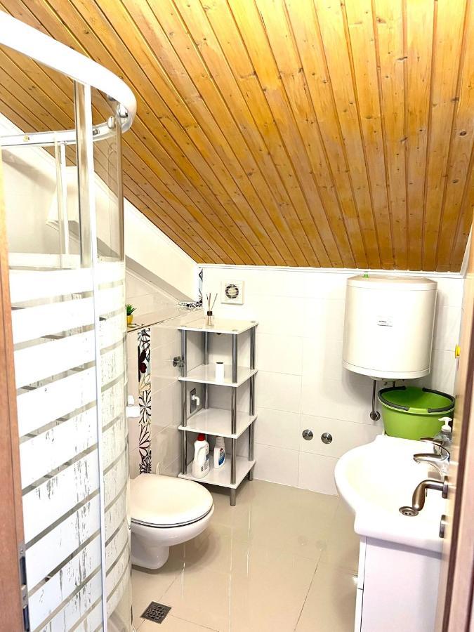 Apartments Toni Podstrana Luaran gambar