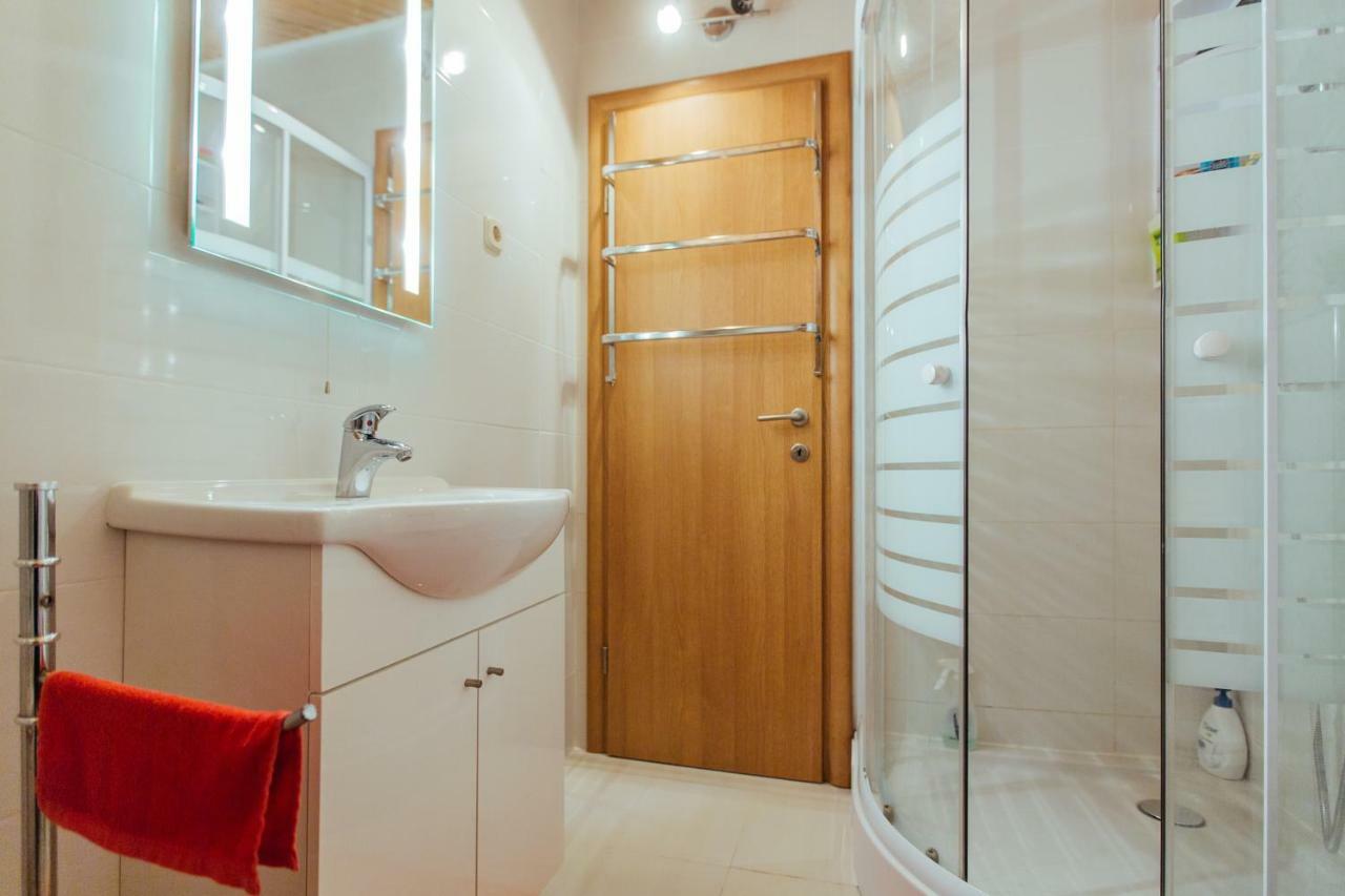 Apartments Toni Podstrana Luaran gambar