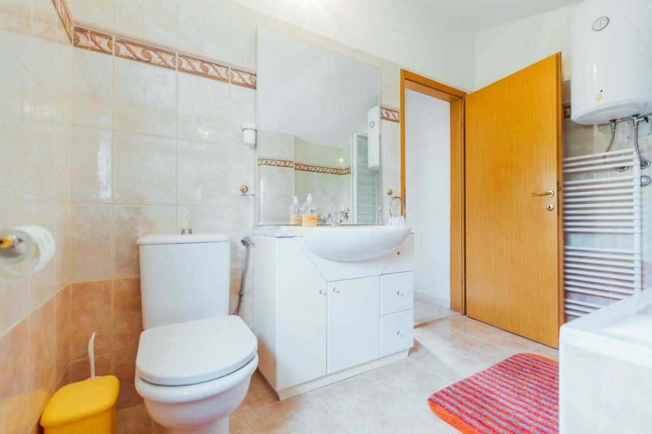 Apartments Toni Podstrana Luaran gambar