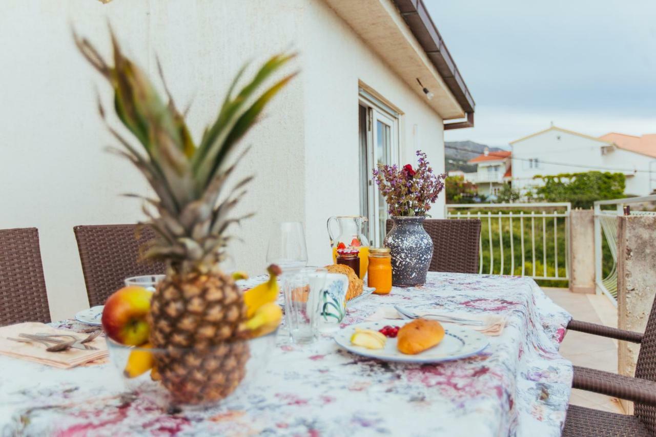 Apartments Toni Podstrana Luaran gambar